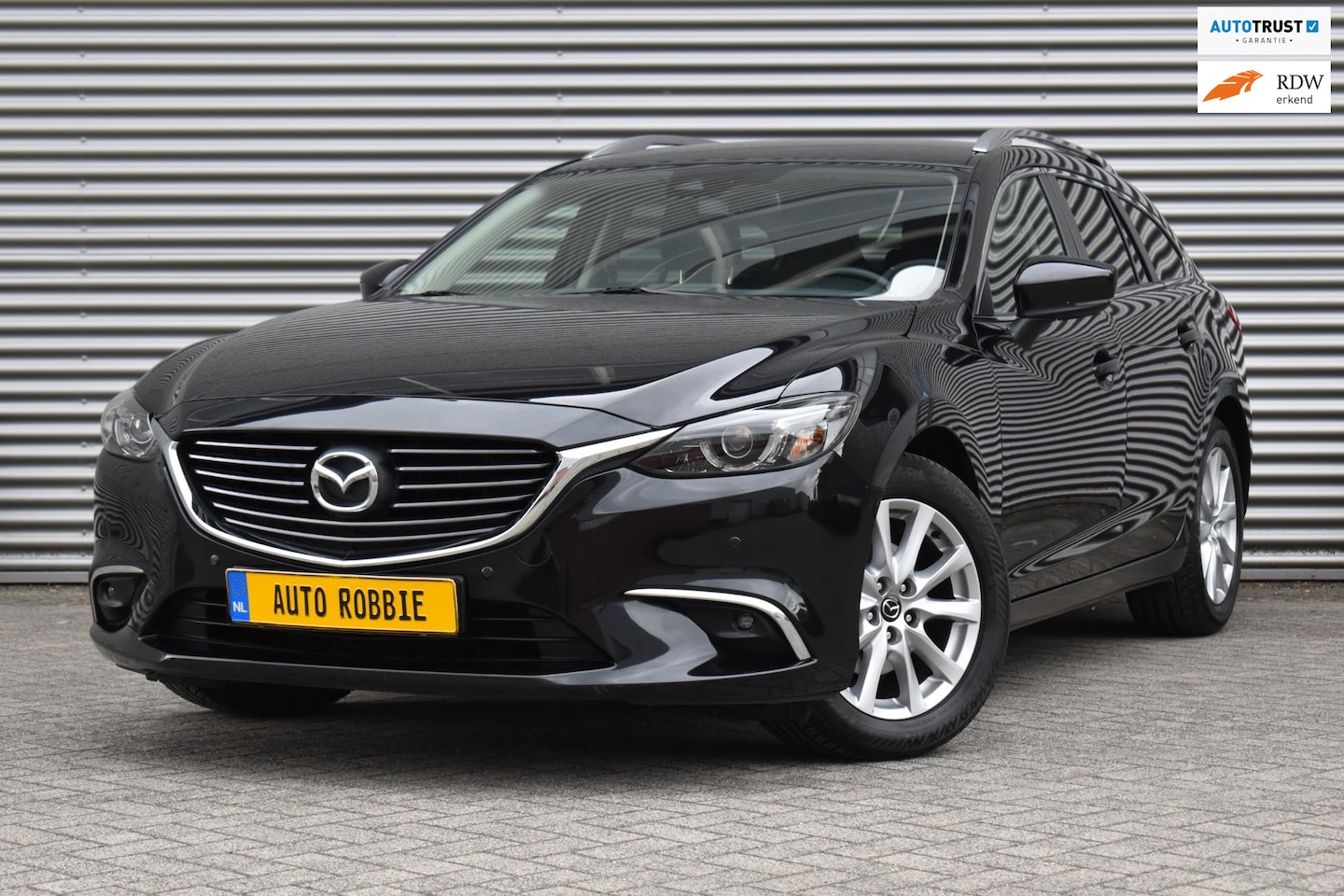 Mazda 6 Sportbreak - 2.0 SkyActiv-G 165-PK, Airco, Ecc, Cruise, Navi, Trekhaak. - AutoWereld.nl