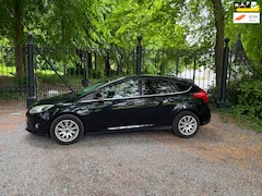 Ford Focus - 1.6 EcoBoost Titanium Trekhaak PDC Vooruit verwarming