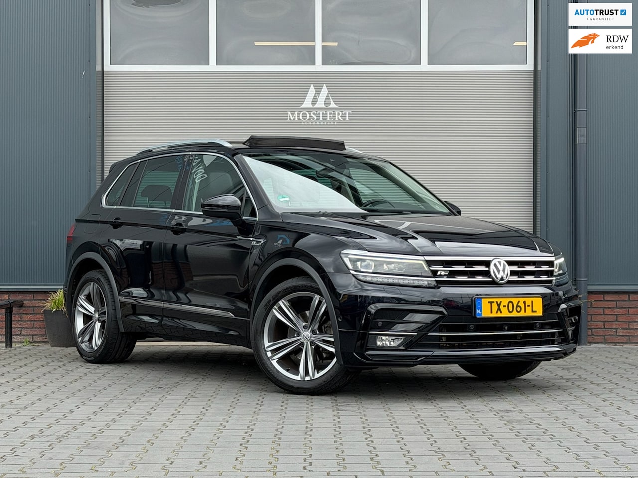 Volkswagen Tiguan - 1.4 TSI/150pk ACT Comfortline Business R|2018|R-line|Automaat|Leder|Pano|Trekhaak|Stoel&st - AutoWereld.nl