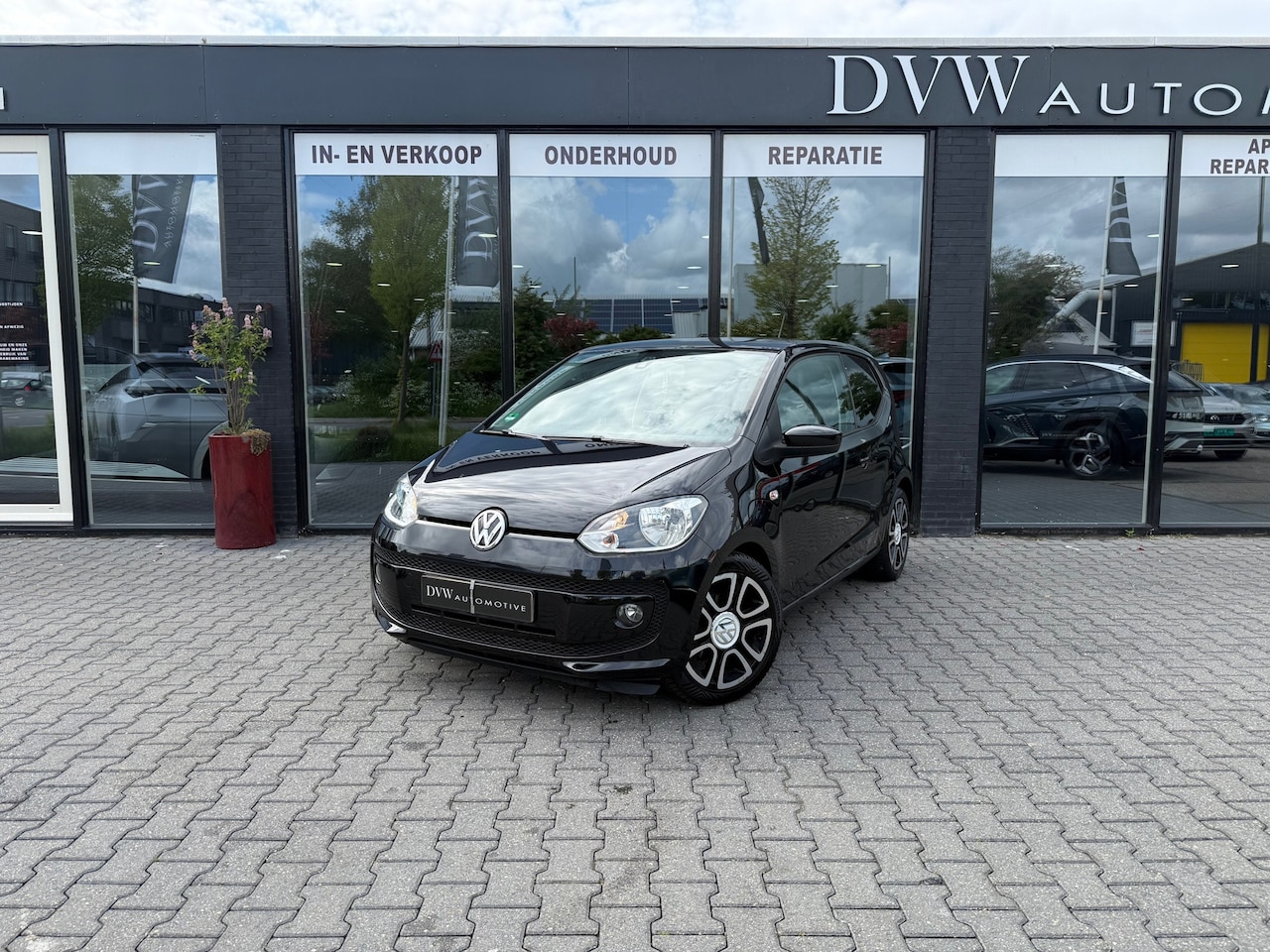 Volkswagen Up! - 1.0 high up! BlueMotion 1.0 high up! BlueMotion - AutoWereld.nl