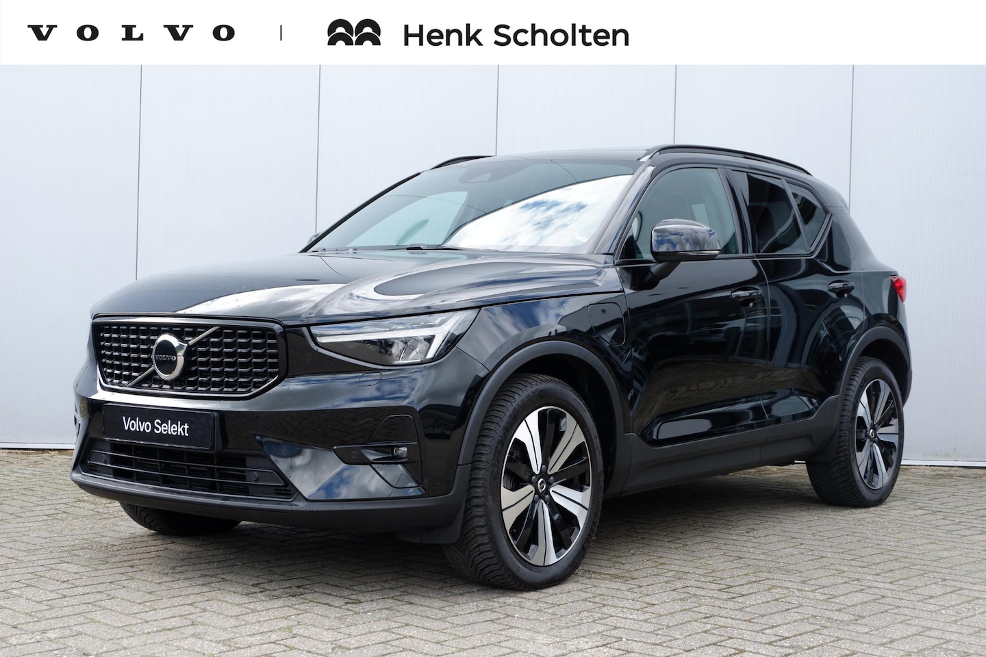 Volvo XC40 - T4 Plug-in hybrid AUT7 211PK Ultimate Dark | Panoramadak | Elektrisch verstelbare voorstoe - AutoWereld.nl