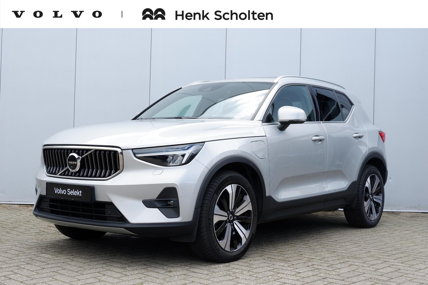 Volvo XC40 - T5 Plug-in hybrid AUT7 262PK Ultimate Dark | Panoramadak | Elektrisch verstelbare voorstoe - AutoWereld.nl