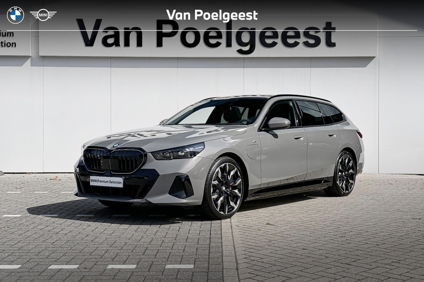 BMW 5-serie Touring - 530e M Sport Edition | M Sport Pro | Innovation Pack | Travel Pack | Comfort Pack | Trekha - AutoWereld.nl