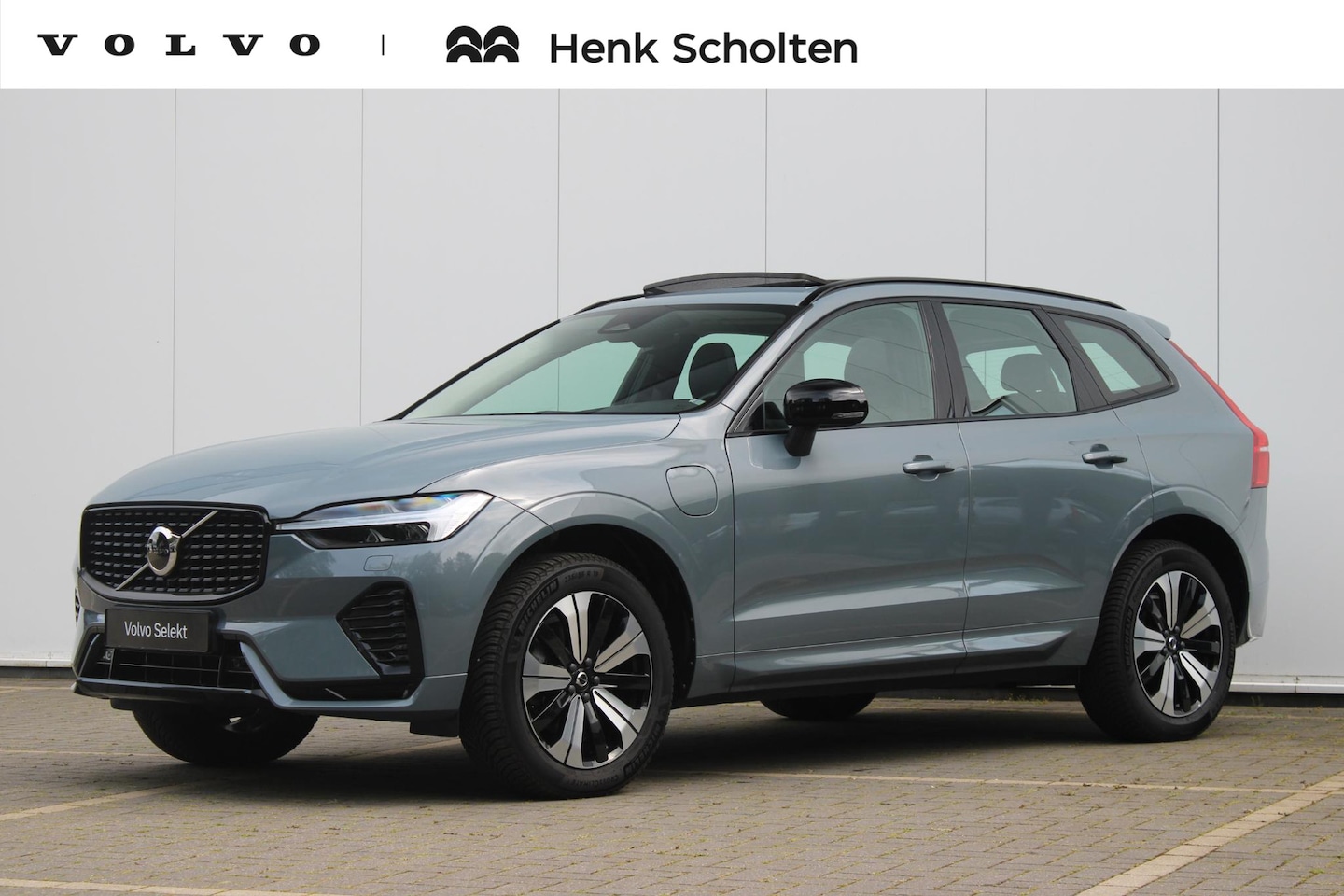 Volvo XC60 - T8 Plug-in hybrid AWD Plus Dark Long Range | Panoramadak | Semi-Elektrische Trekhaak | Goo - AutoWereld.nl