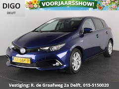 Toyota Auris - 1.8 Hybrid Business Plus | Navigatie | Cruise control | Camera | Trekhaak |