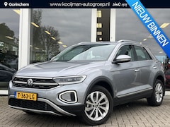 Volkswagen T-Roc - 1.5 TSI Style | NL Auto | Eerste eigenaar | Lage KM | Trekhaak