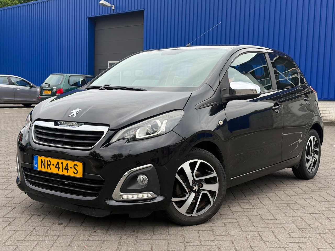 Peugeot 108 - 1.0 e-VTi Allure/Clima/Carplay/Navi/keyless/LMV/Camera/NAP - AutoWereld.nl