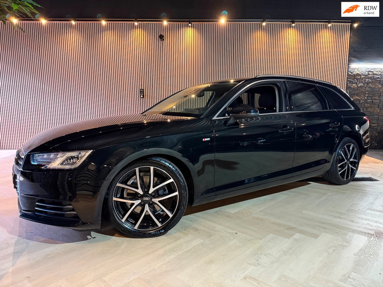 Audi A4 Avant - 2.0 TDI S-Line | Navi | Cruise | Bluetooth - AutoWereld.nl