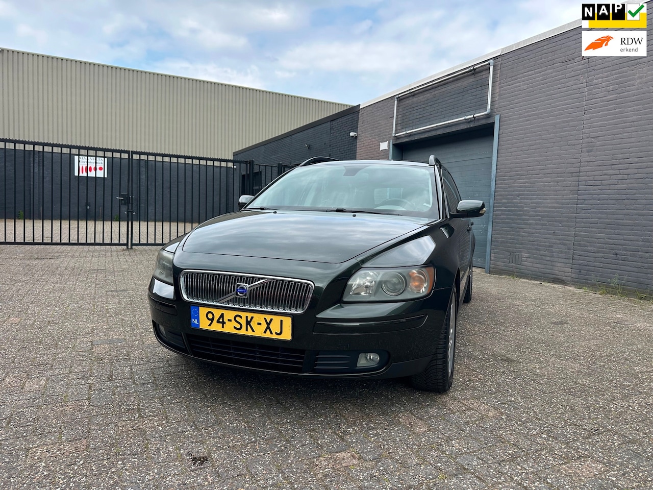 Volvo V50 - 2.4 Aut. Clima Cruise Navi Leer PDC Trekhaak APK NAP. - AutoWereld.nl