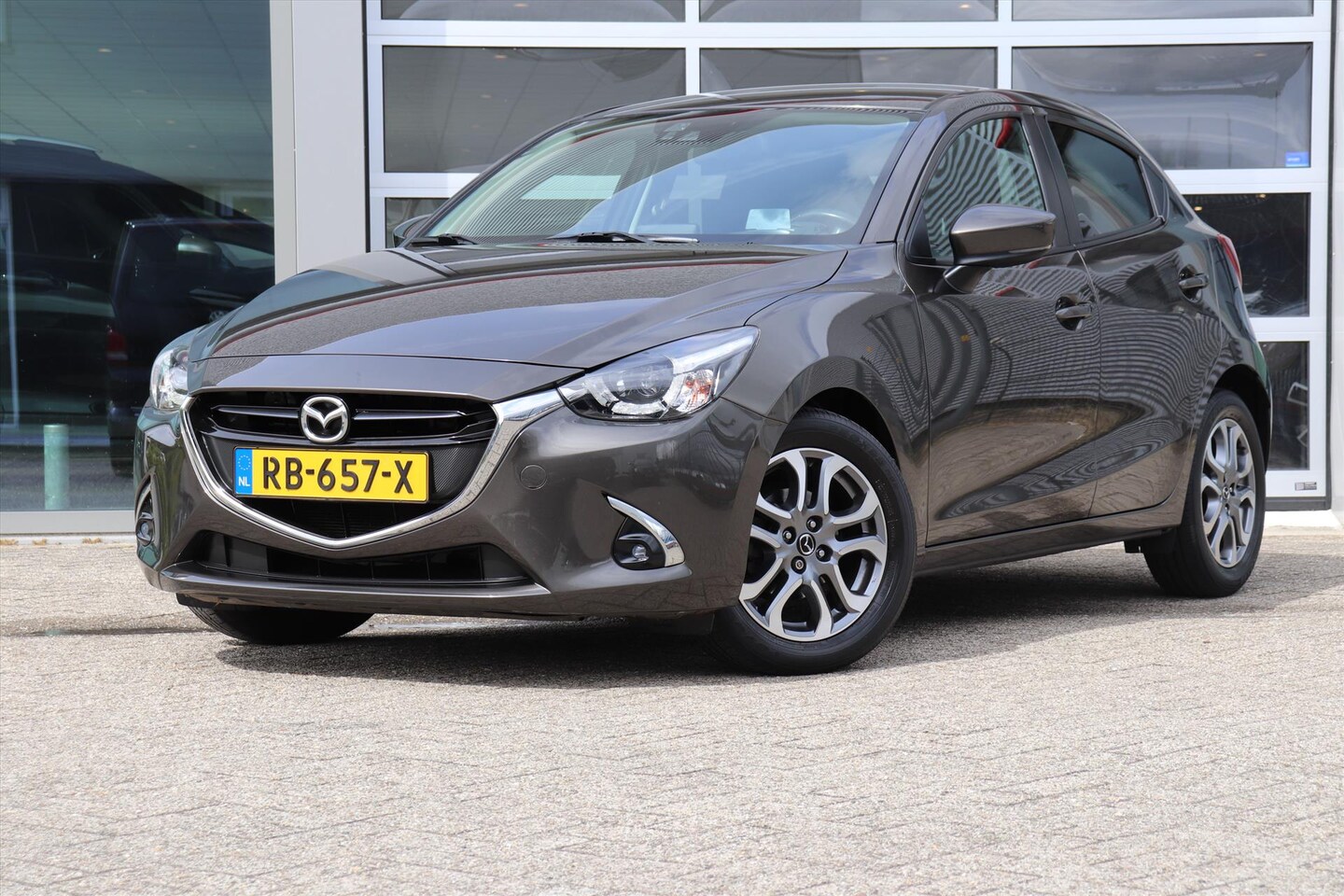 Mazda 2 - 1.5 SKYACTIV-G 90PK AUT GT-Luxury - AutoWereld.nl