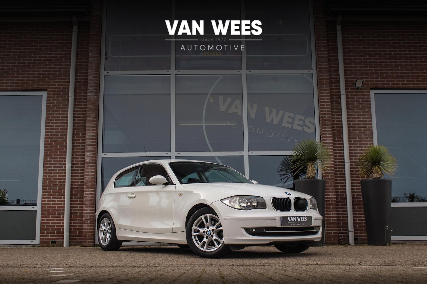 BMW 1-serie - 116i Business Line | Facelift | Origineel Nederlands | Sportstoelen | Chrome Line | Regens - AutoWereld.nl