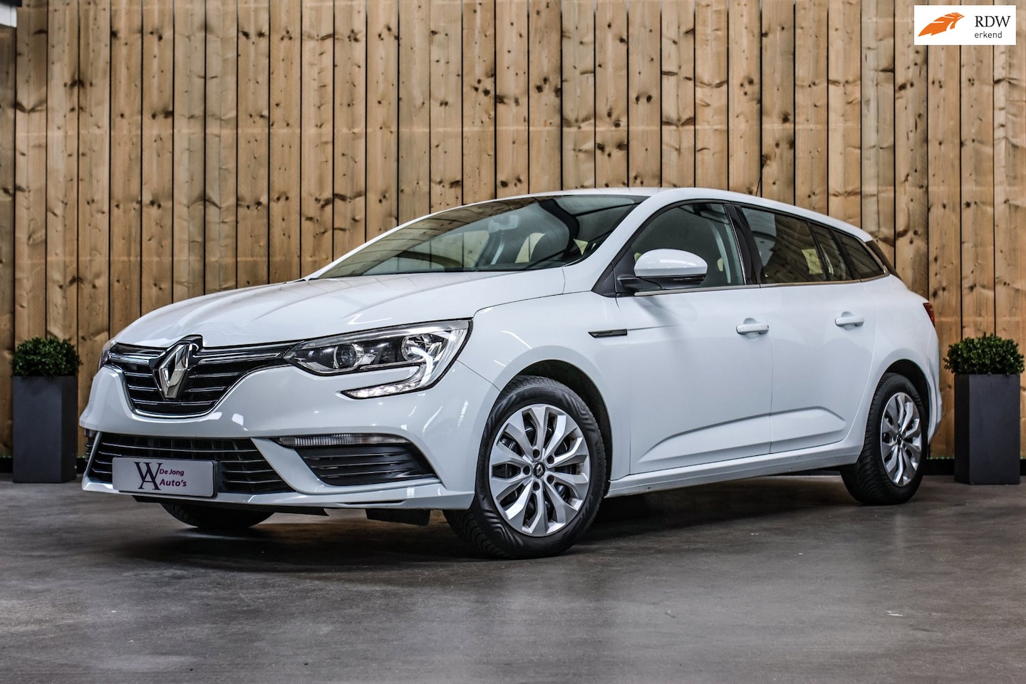 Renault Mégane Estate - 1.2 TCe Life *Cruise control*Airco*Trekhaak*Dealer onderhouden* - AutoWereld.nl