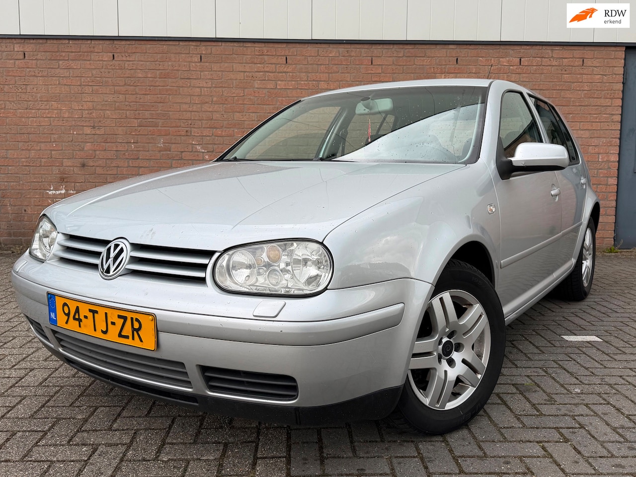 Volkswagen Golf - 1.6-16V Highline CLIMATE/STOELVERWARMING !!! - AutoWereld.nl