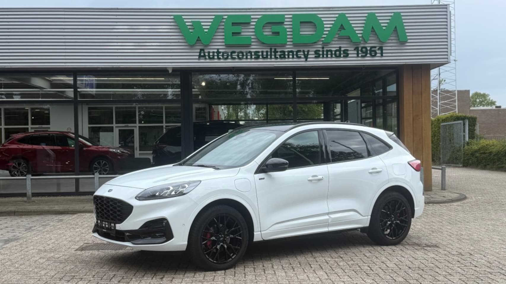 Ford Kuga - 2.5 PHEV ST-LINE X / BLACK PACK / Trekhaak+driver+Winter+trekhaak - AutoWereld.nl