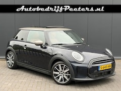 MINI Cooper - 1.5 Aut. Pano Leder LED Camera Carplay Sportstoel Stuurverwarming