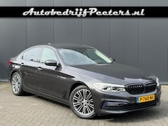 BMW 5-serie - 530i Sport Line HUD Carplay LED Sfeerlicht Camera Leder E.klep