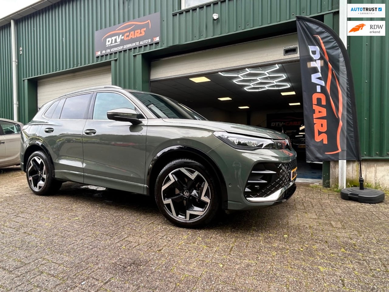 Volkswagen Tiguan - 1.5 eTSI R-Line Edition Panoramadak - AutoWereld.nl