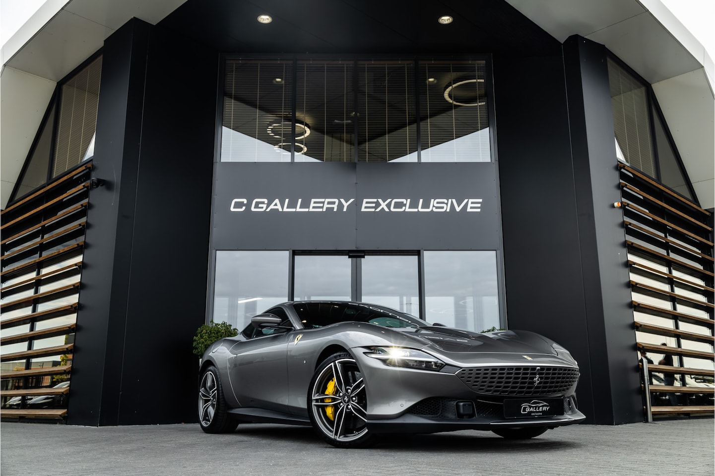 Ferrari Roma - 3.9 V8 HELE - Grigio Ferro | Passenger Display | JBL | Memory - AutoWereld.nl