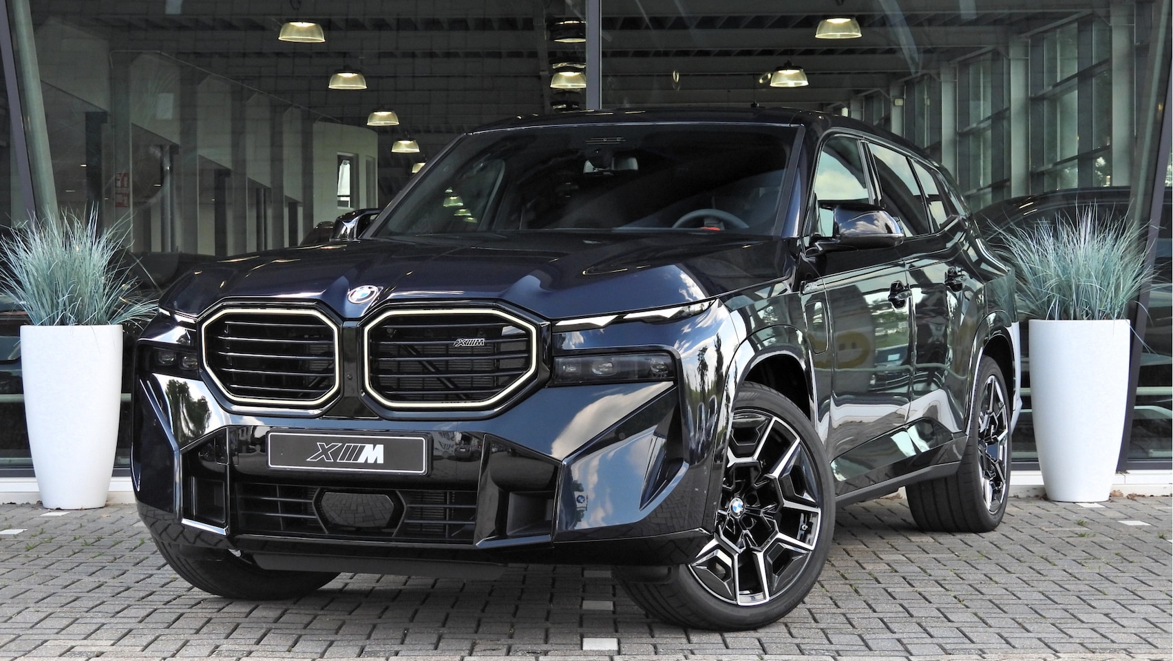 BMW XM - PHEV 50e Automaat / Trekhaak / M Multifunctionele Stoelen / Parking Assistant Plus / Massa - AutoWereld.nl