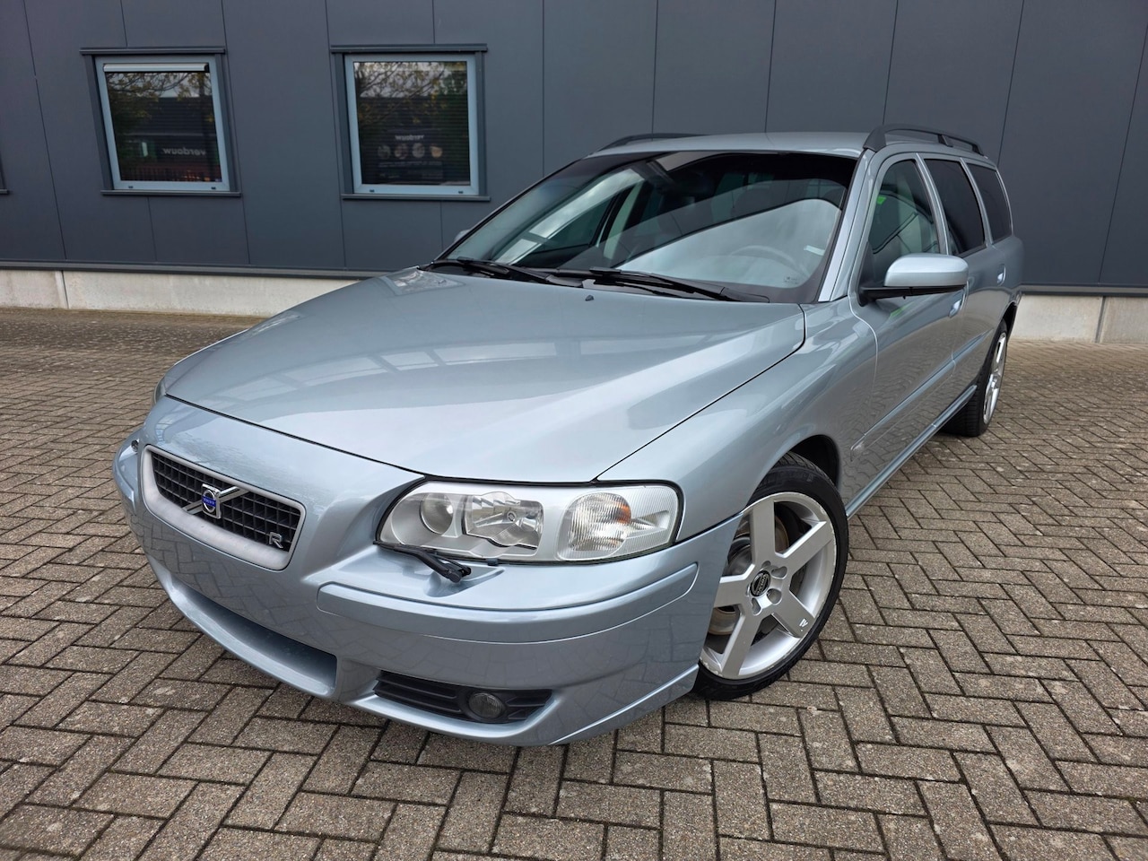 Volvo V70 - 2.5 R Facelift 6 traps autom, netto € 16.325, bijtelvriendelijk! - AutoWereld.nl