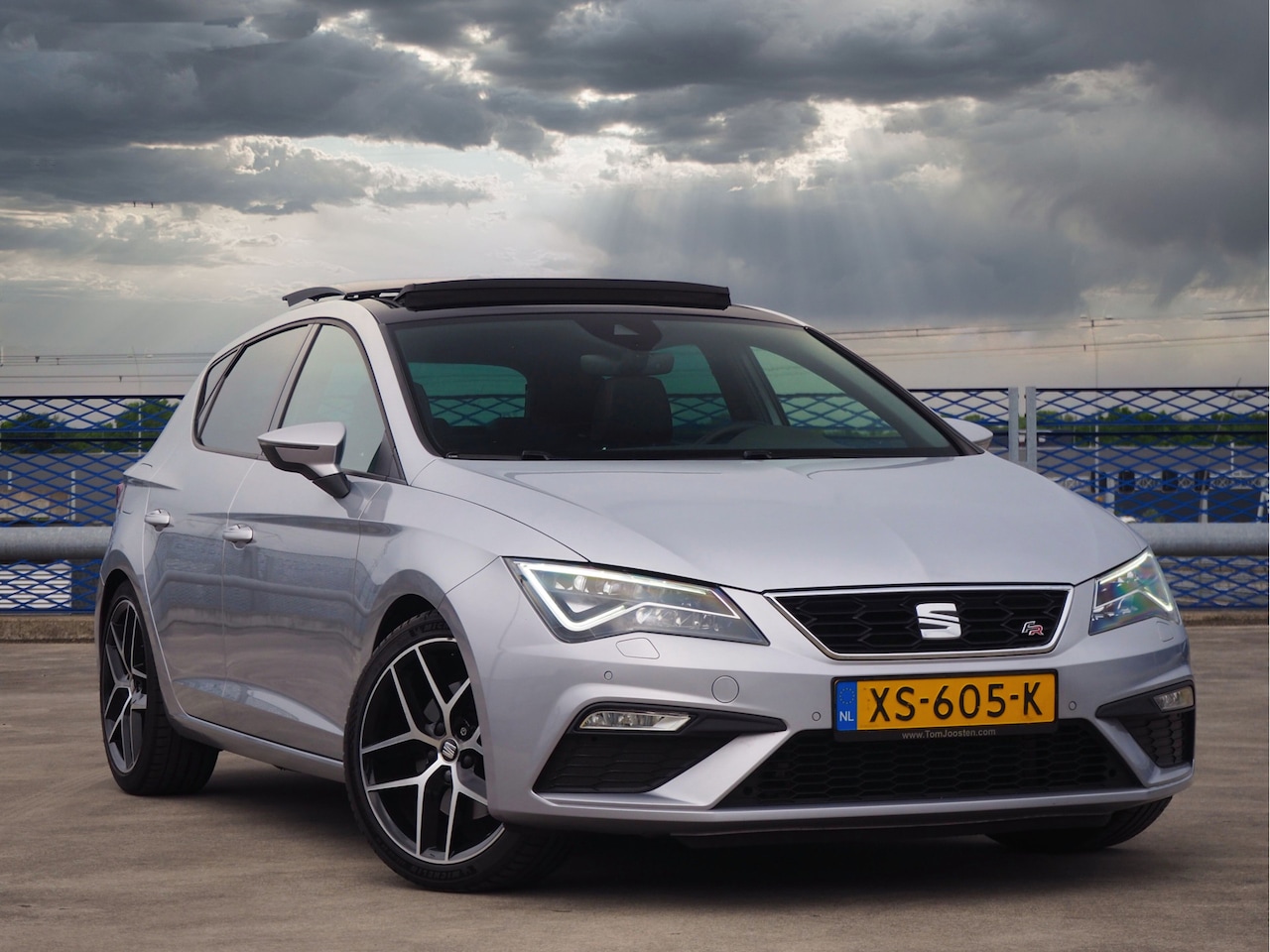 SEAT Leon - 2.0 TSI FR - PANO - BEATS - STOELVERWARMING - AutoWereld.nl