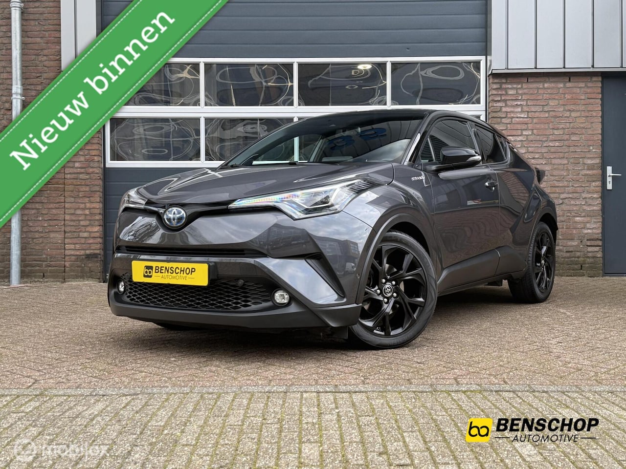 Toyota C-HR - 1.8 Hybrid Style Ultimate Bi-Tone Alcantara Navi Camera Stoelv Stuurv - AutoWereld.nl
