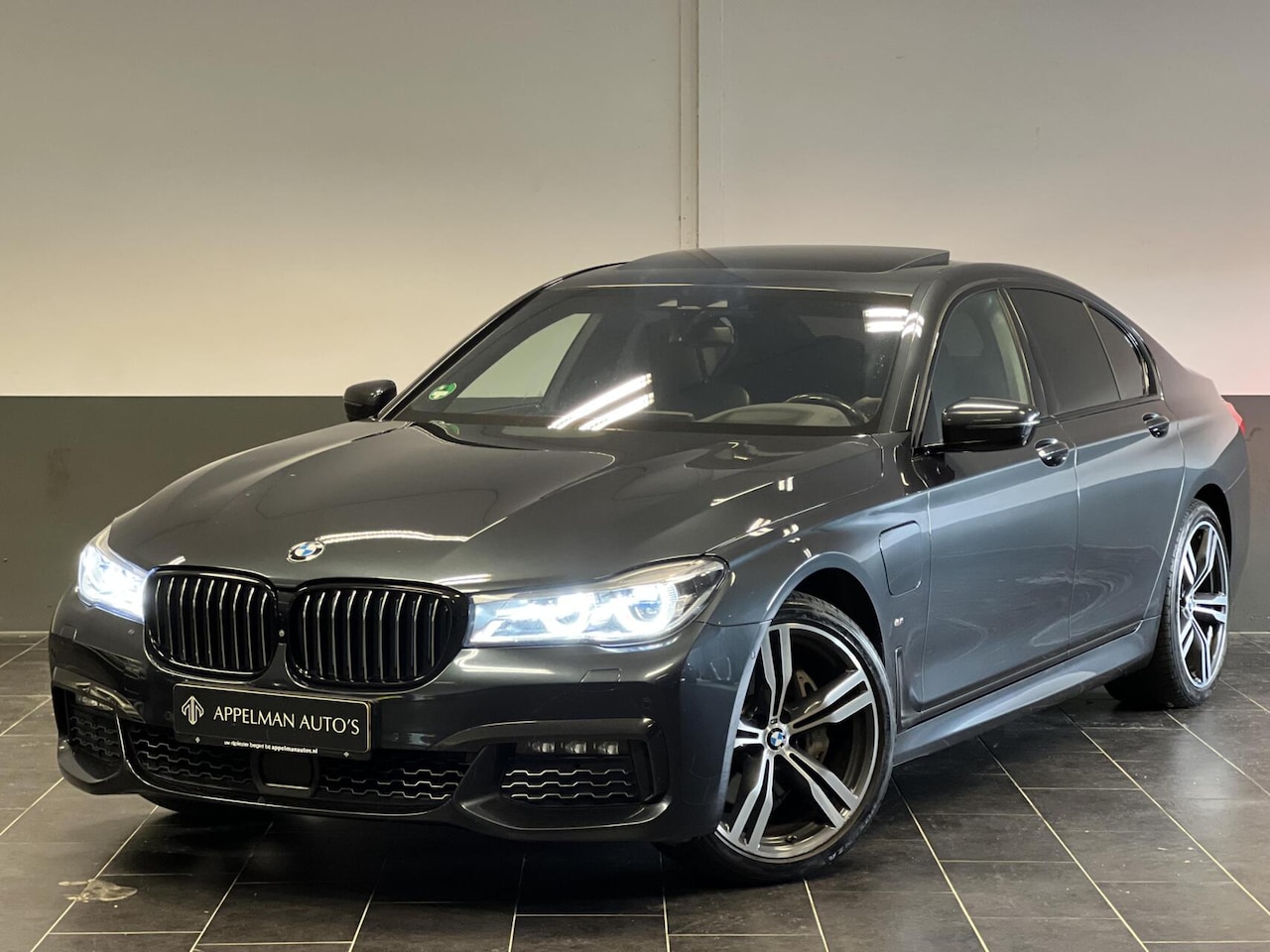 BMW 7-serie - 740e iPerformance High Executive|360Camera|Softclose|H&K|Massage|Stuurver|HUD| - AutoWereld.nl