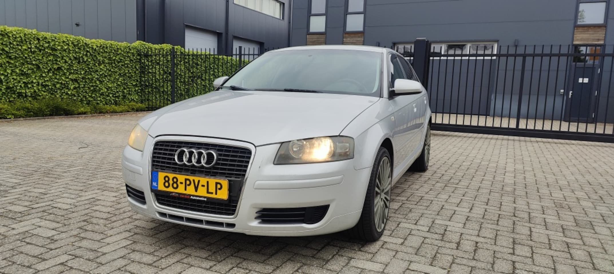 Audi A3 Sportback - 2.0 FSI Attraction 2.0 FSI Attraction - AutoWereld.nl
