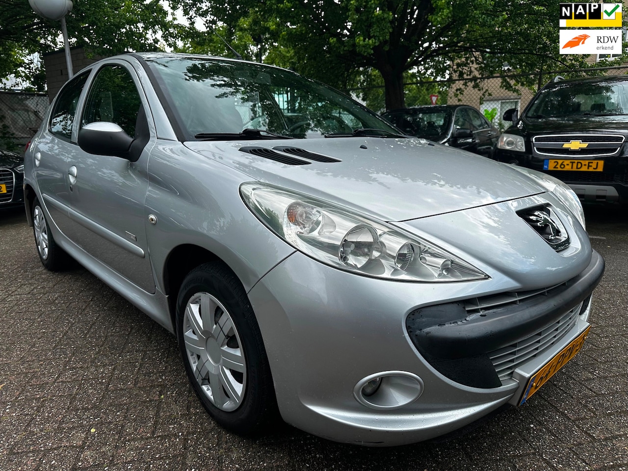 Peugeot 206 - 1.4 Millesim 200 - AutoWereld.nl