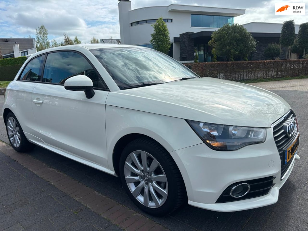 Audi A1 - 1.2 TFSI nieuwe motor ! 170 dkm airco stoel verwarming. - AutoWereld.nl