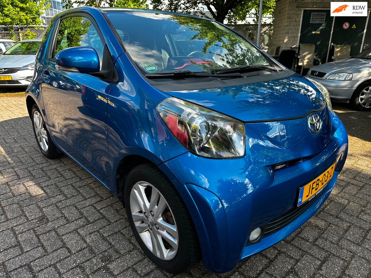 Toyota iQ - 1.3 VVTi Dynamic 1.3 VVTi Dynamic,automaat,keyless,navi - AutoWereld.nl