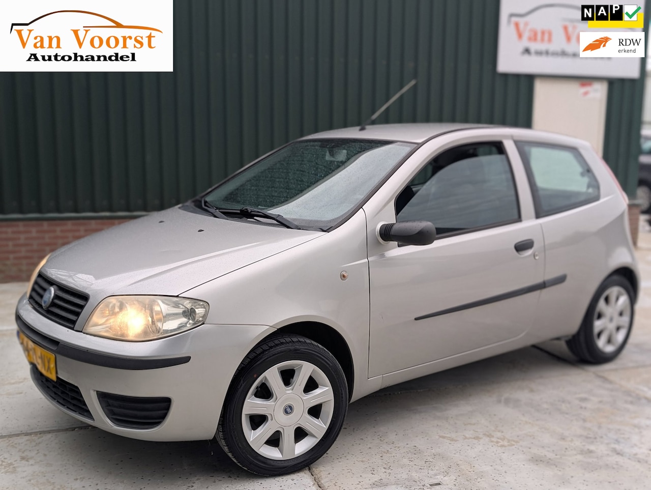 Fiat Punto - 1.2 Sound airco, apk super onderhoud ! - AutoWereld.nl