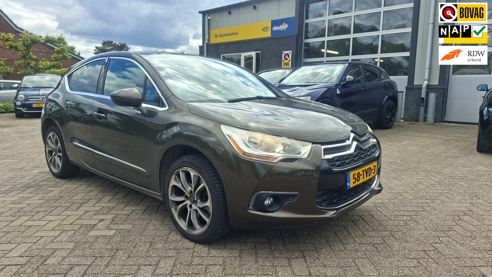 Citroën DS4 - 1.6 THP Sport Chic 200pk - Leder + Massage - Pdc - AutoWereld.nl