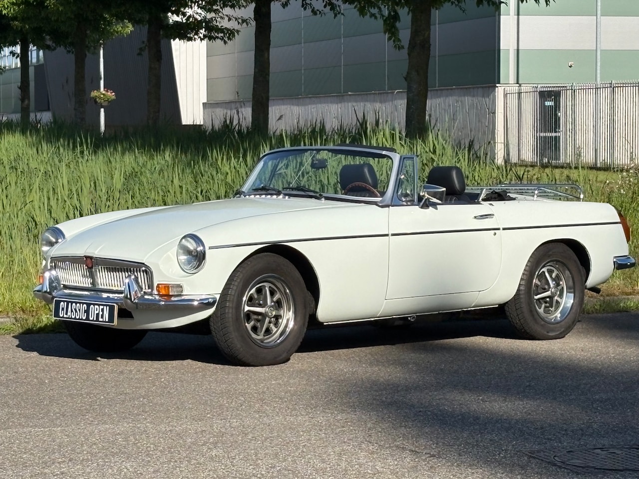 MG B type - 1.8 Roadster Carbriolet - AutoWereld.nl