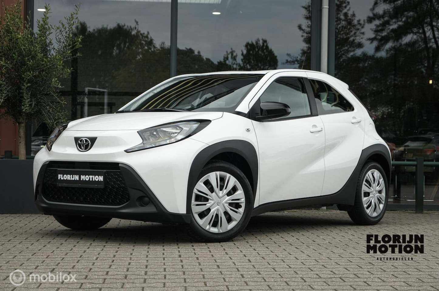 Toyota Aygo X - 1.0 VVT-i MT Play | Adaptive cruise | Camera | CarPlay | Airco | Fun | Recent onderhoud ge - AutoWereld.nl