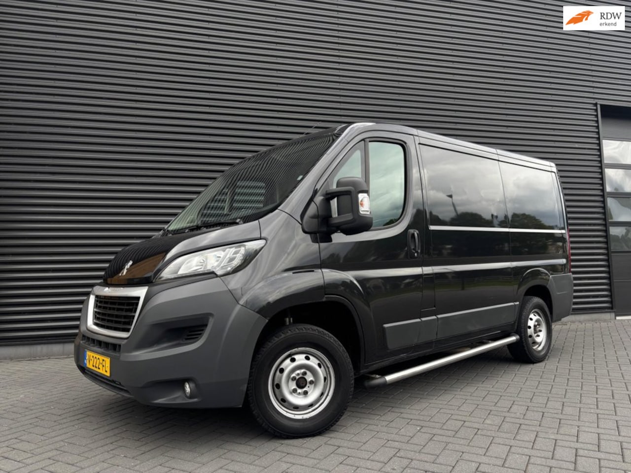 Peugeot Boxer - 330 2.0 BlueHDI L1H1 Premium Pack| FULL OPTION| CRUISE| CAMERA| BLUETOOTH| TREKHAAK| SENSO - AutoWereld.nl