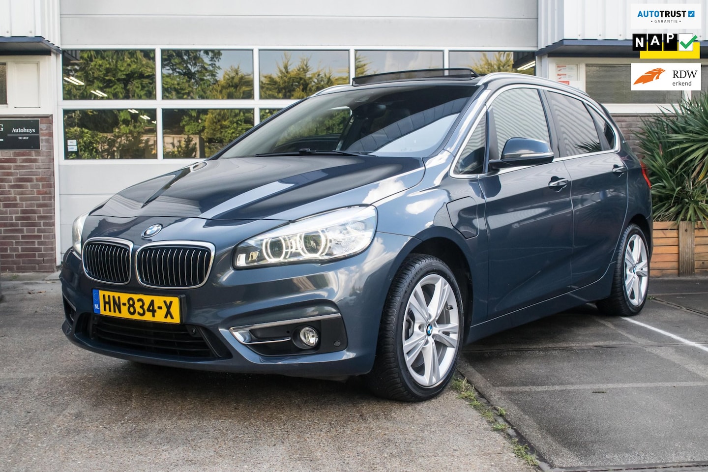BMW 2-serie Active Tourer - 225xe Luxury Line High Executive NL-auto [ Panoramadak Leder Stoelverw HUD Adaptive Cruise - AutoWereld.nl