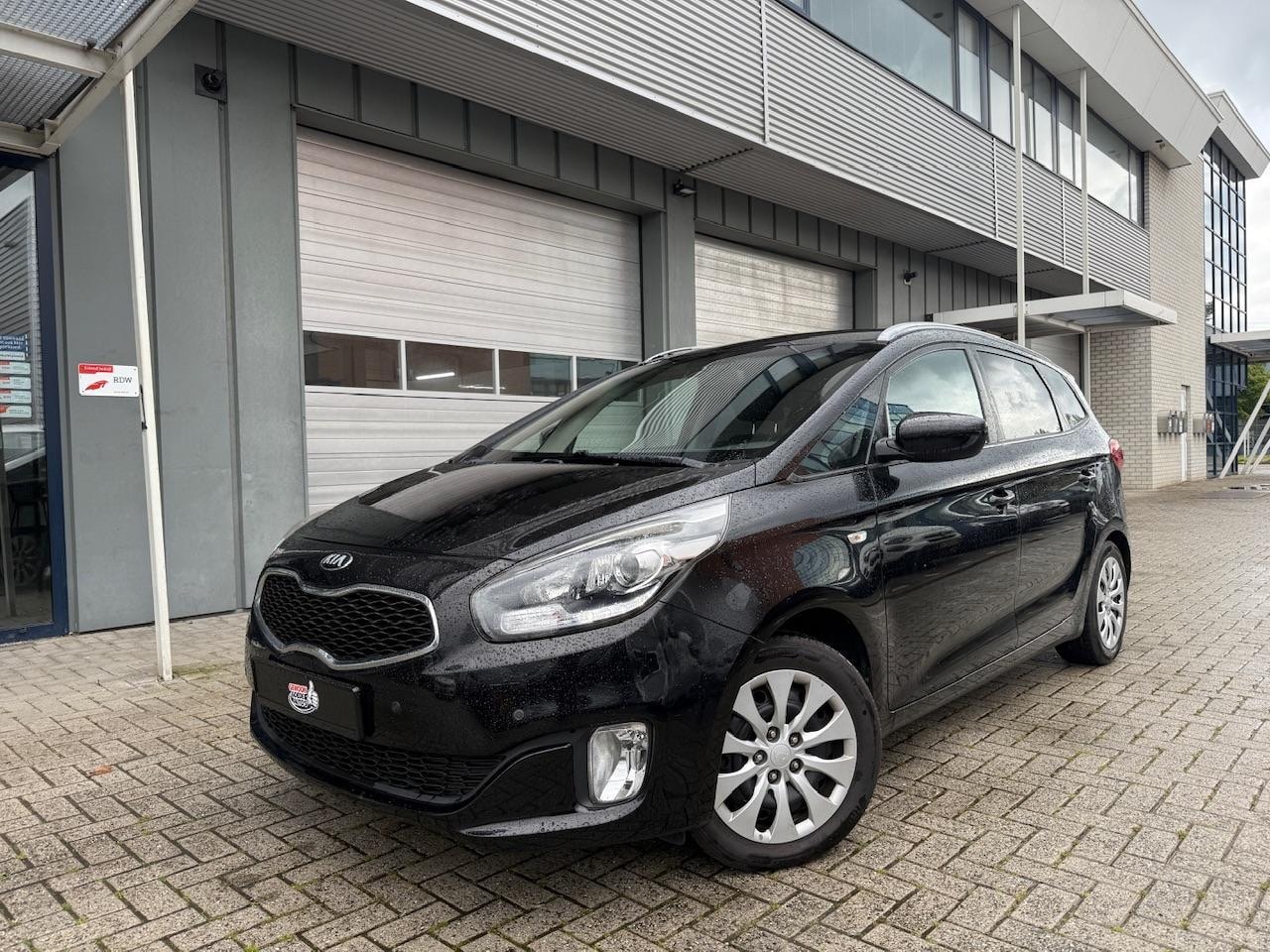 Kia Carens - 1.6 Benzine | 7 zit | Lage km's | Kia historiek - AutoWereld.nl