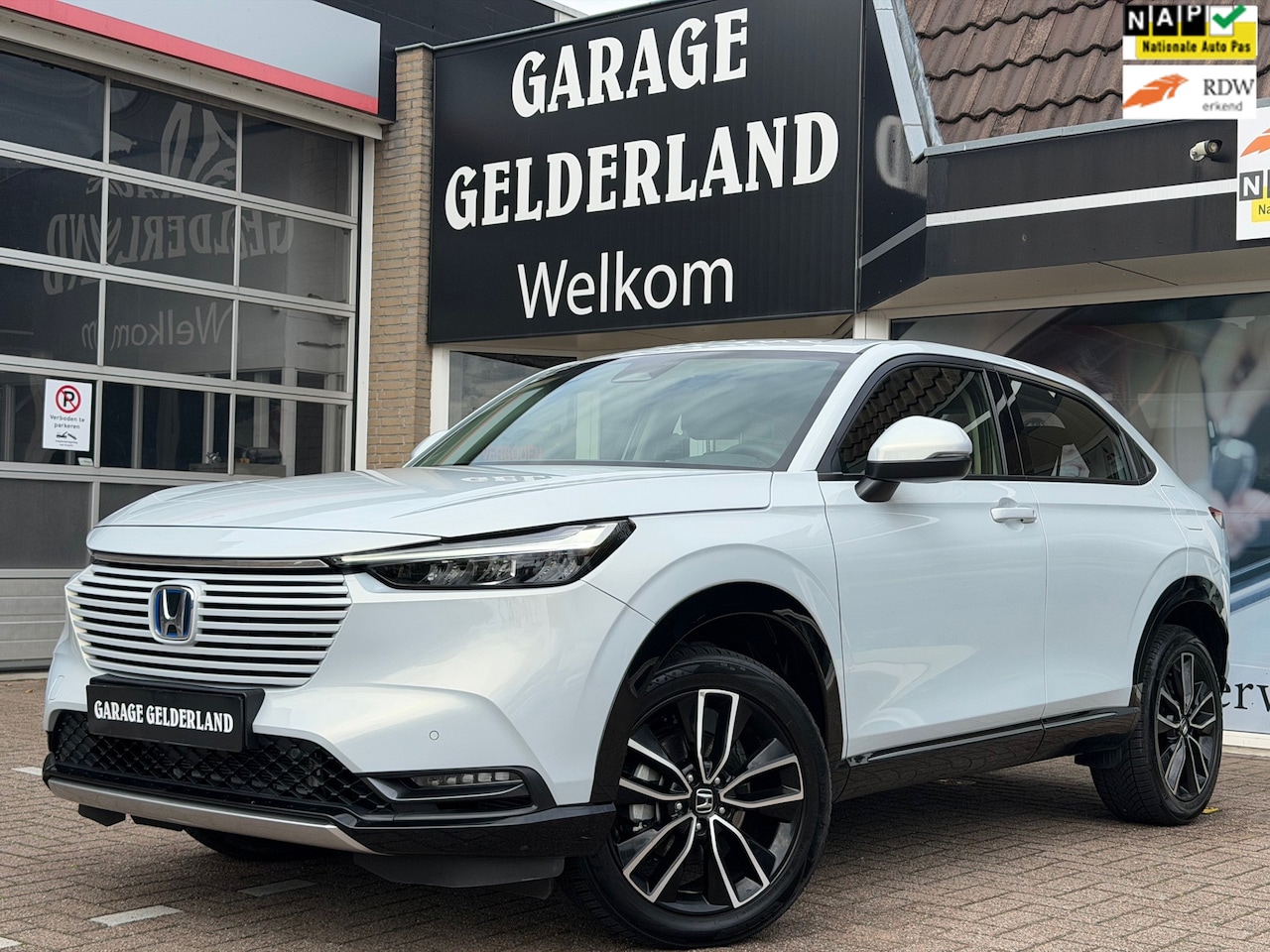 Honda HR-V - 1.5 e:HEV Elegance | Parelmoer | Full-Led | Apple/Android | ACC | Climate | Pdc | Isofix | - AutoWereld.nl