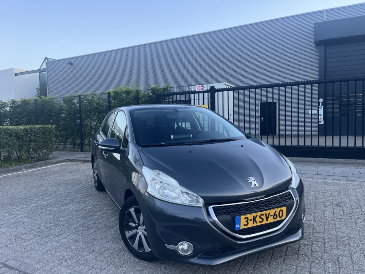 Peugeot 208 - 1.4 e-HDi Automaat Camera Cruise Airco - AutoWereld.nl