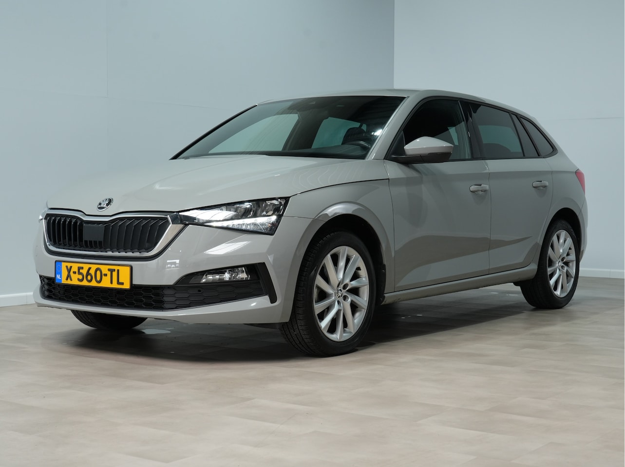 Skoda Scala - 1.0 TSI 110pk DSG Sport Business | Navigatie | Virtual Cockpit | Clima | Lm Velgen 126 - AutoWereld.nl