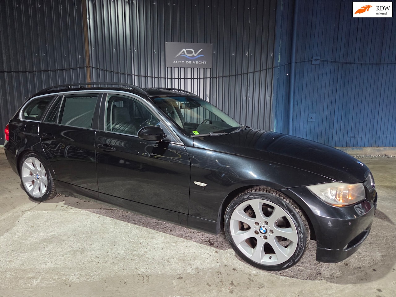 BMW 3-serie Touring - 325i High Executive AUTOMAAT - DISTRIBUTIE VERVANGEN - ZO MEENEEM PRIJS - AutoWereld.nl