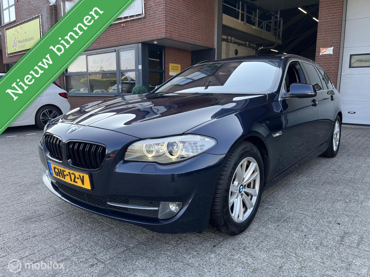 BMW 5-serie Touring - 523i High Executive PANO-DAK*HUD*PDC* - AutoWereld.nl
