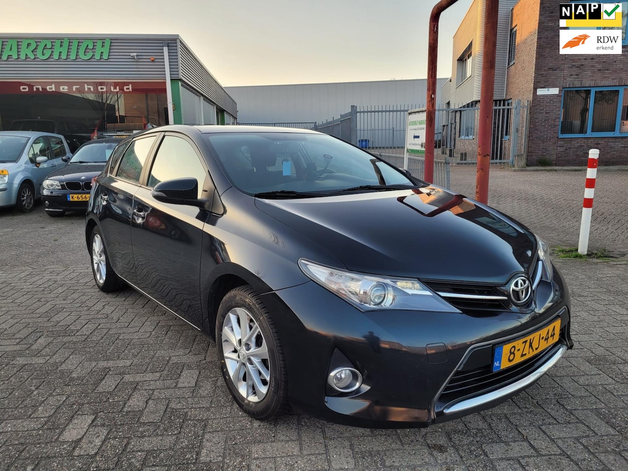 Toyota Auris - 1.6 Now Top 5 editie|CRUISE|CARPLAY| - AutoWereld.nl