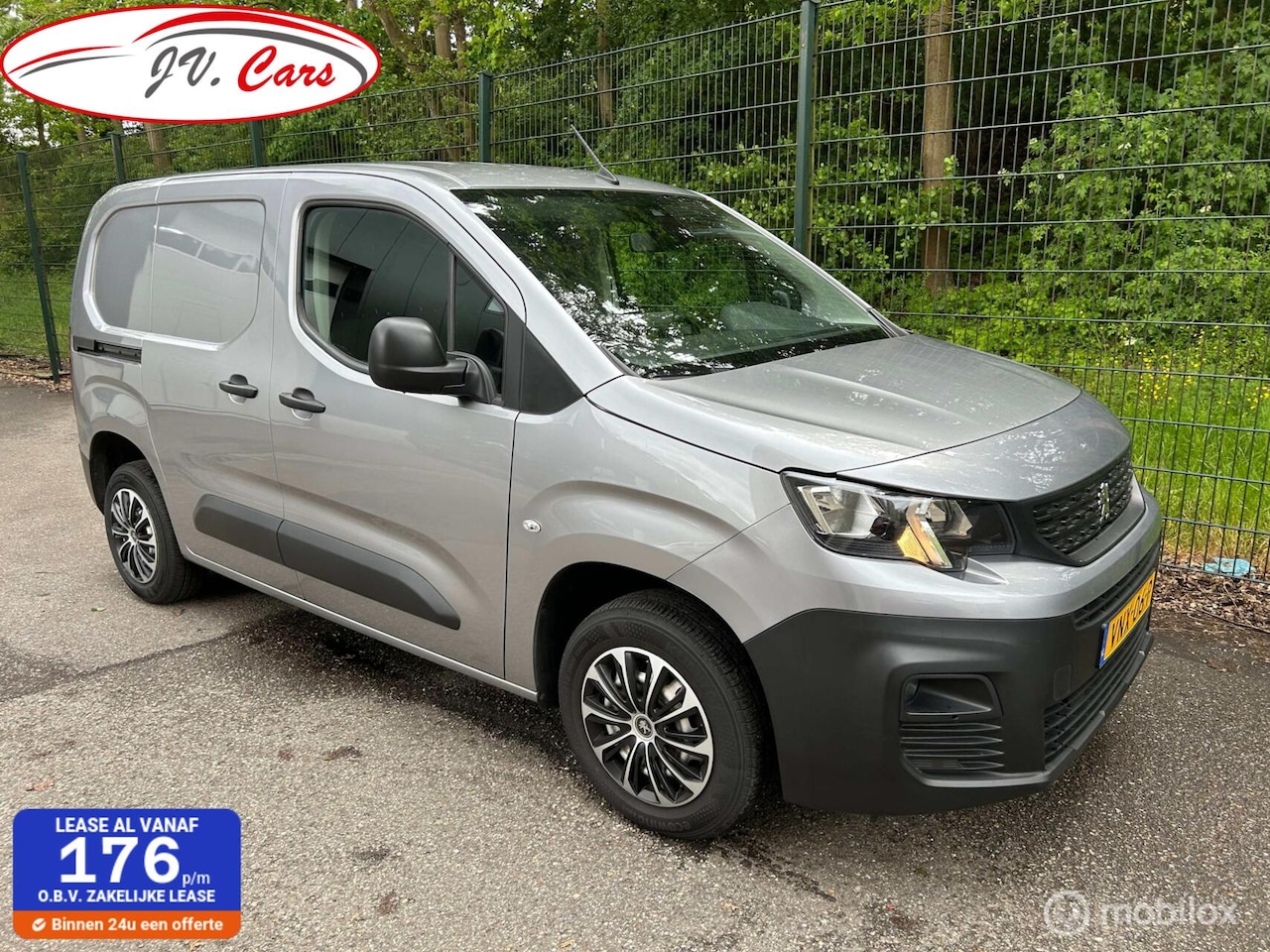 Peugeot Partner - bestel 1.5 BlueHDI Premium | 3-zits | L1 | Zilver | €10.500 excl. btw - AutoWereld.nl
