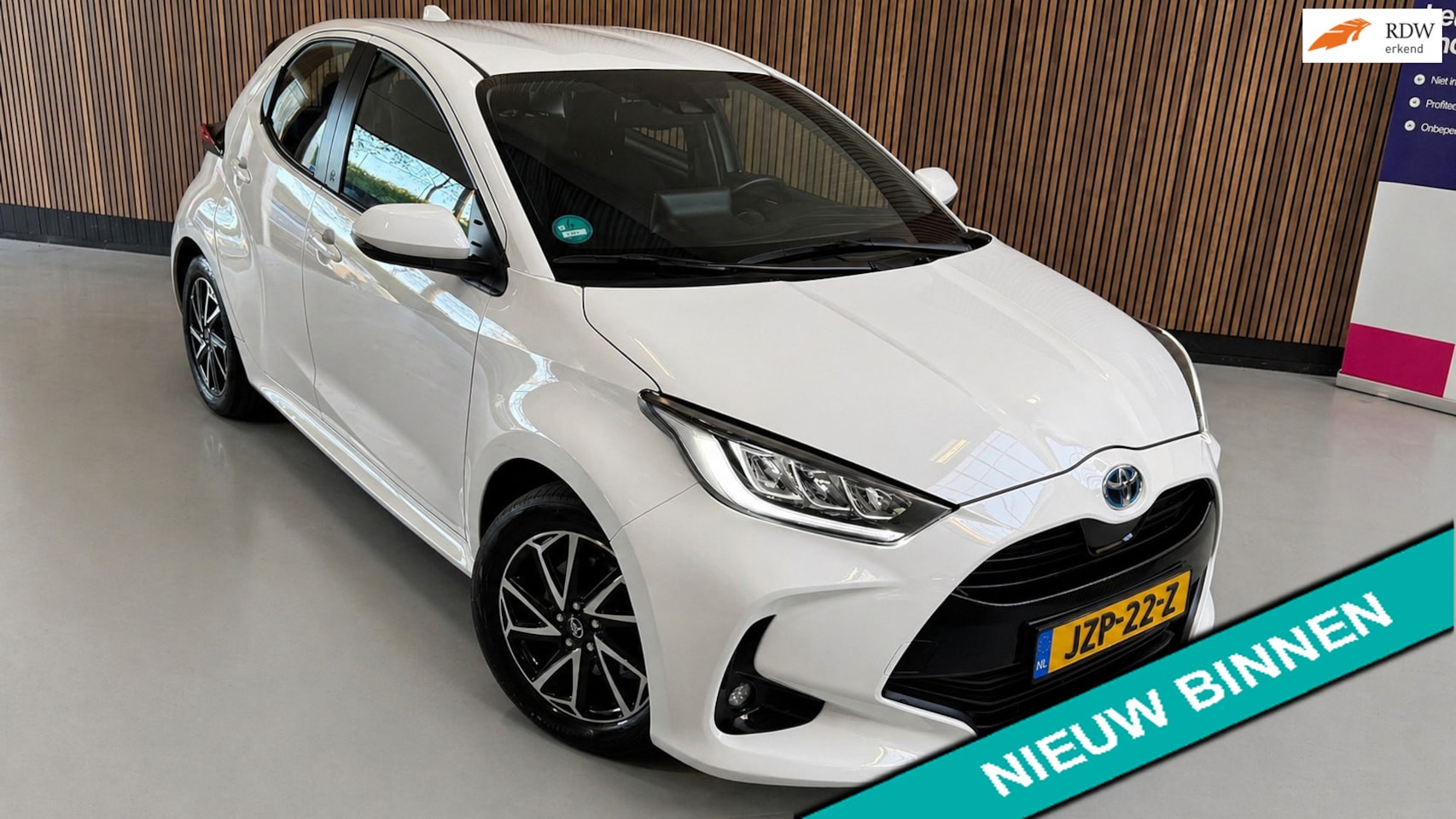 Toyota Yaris - 1.5 Hybrid Automaat Lane Assist Camera LED Cruise Keyless Android - AutoWereld.nl