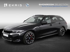 BMW 3-serie Touring - 330e xDrive M Sportpakket Pro | Trekhaak | Panoramadak | Harman Kardon | Active Cruise Con