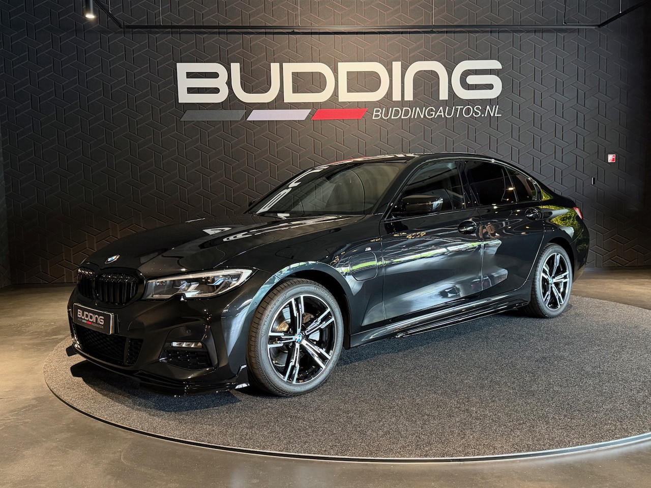 BMW 3-serie - 320e | M-performance | Laser | Camera - AutoWereld.nl