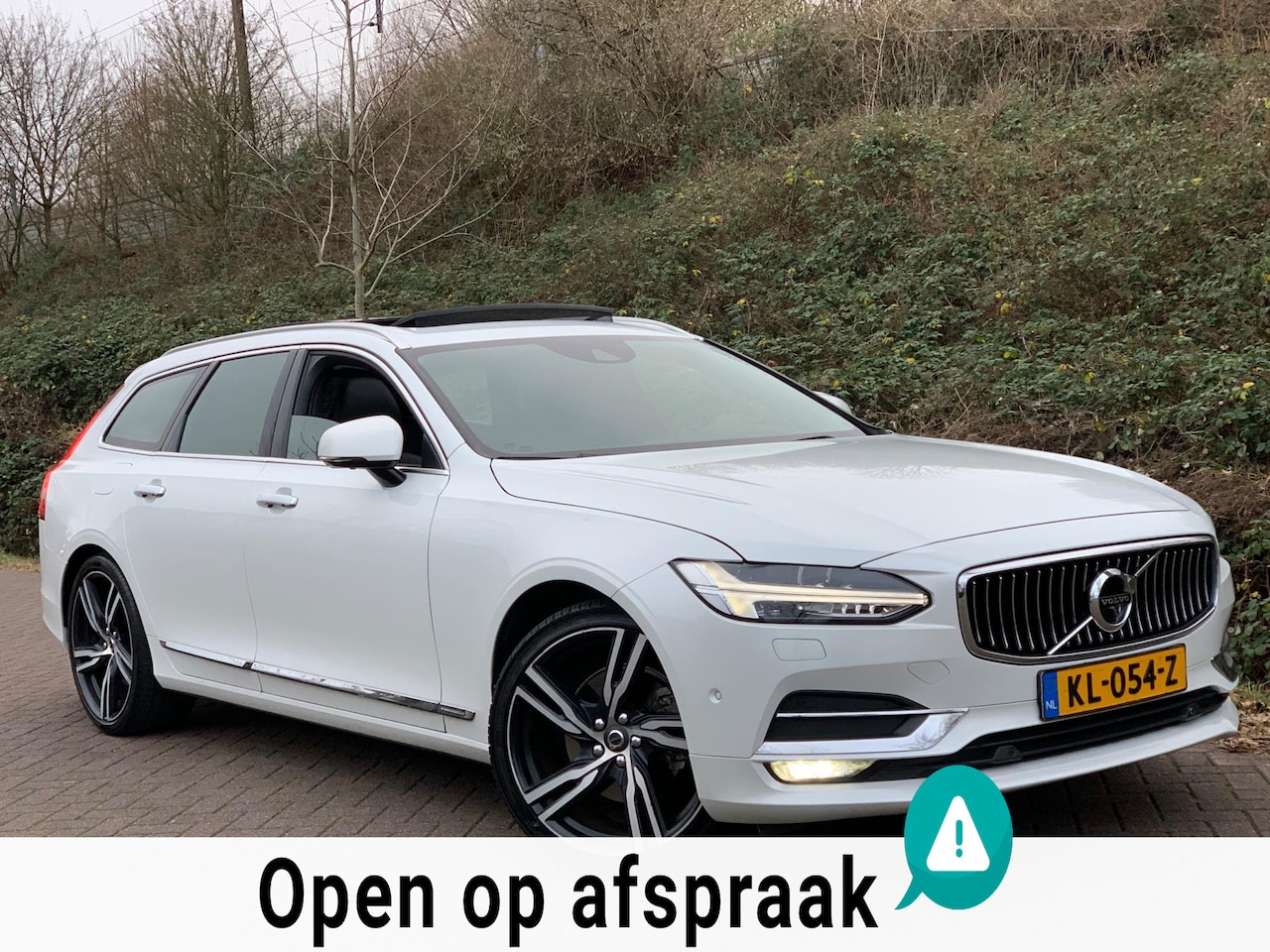 Volvo V90 - 2.0 D4 Inscription PANO LEDER B&W TREKHAAK FULL! - AutoWereld.nl