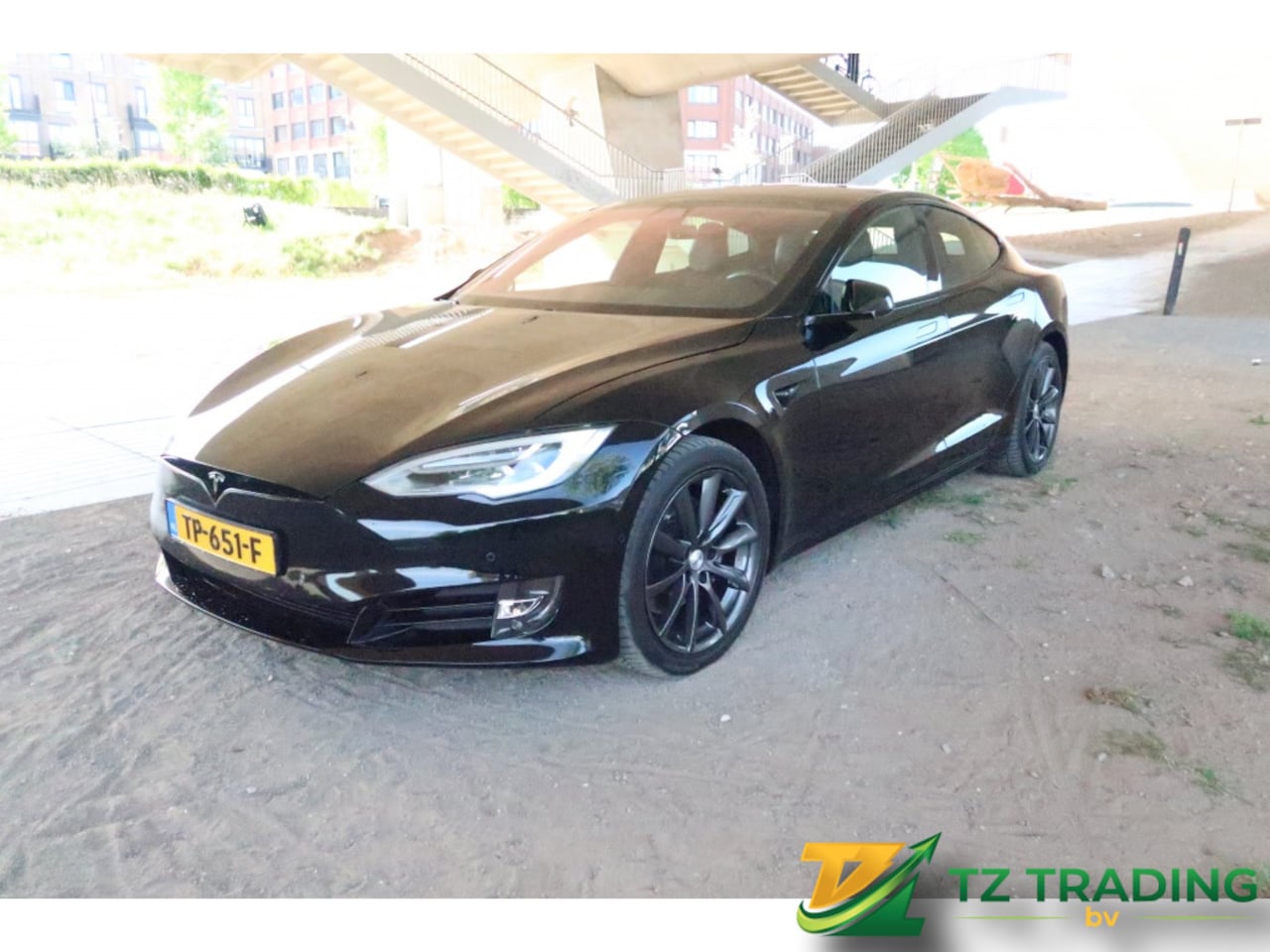 Tesla Model S - 75D met twee sets velgen - AutoWereld.nl